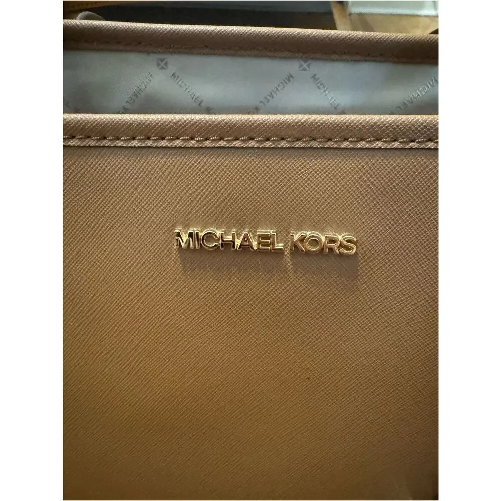 Michael Kors Jet Set Travel Large Drawstring Voyager Tote Bag Tan Brown